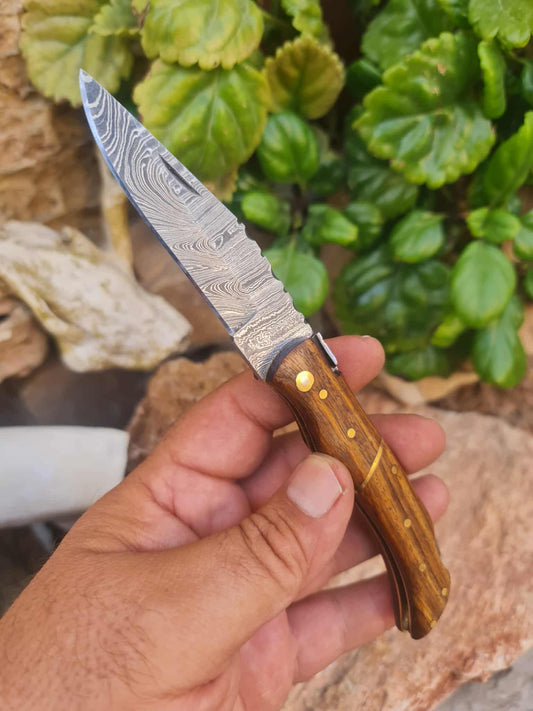 Handmade 19cm Laguiole Élite with Damascus Steel & Walnut wood