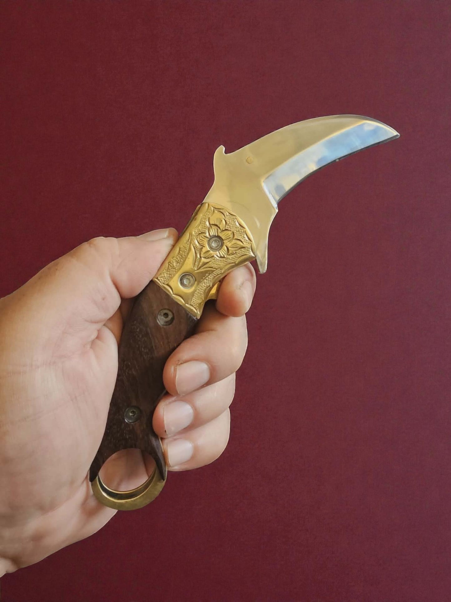 F059 - Χειροποίητο Karambit από Ανοξείδωτο ατσάλι 440 & Ξύλο καρυδιάς