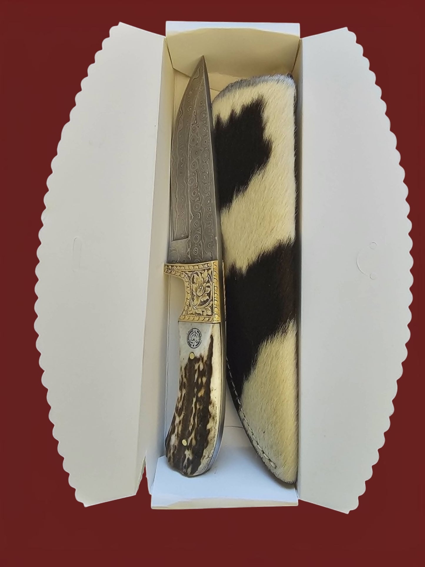 R026 - Hunting Knife - Damascus Steel & Horn