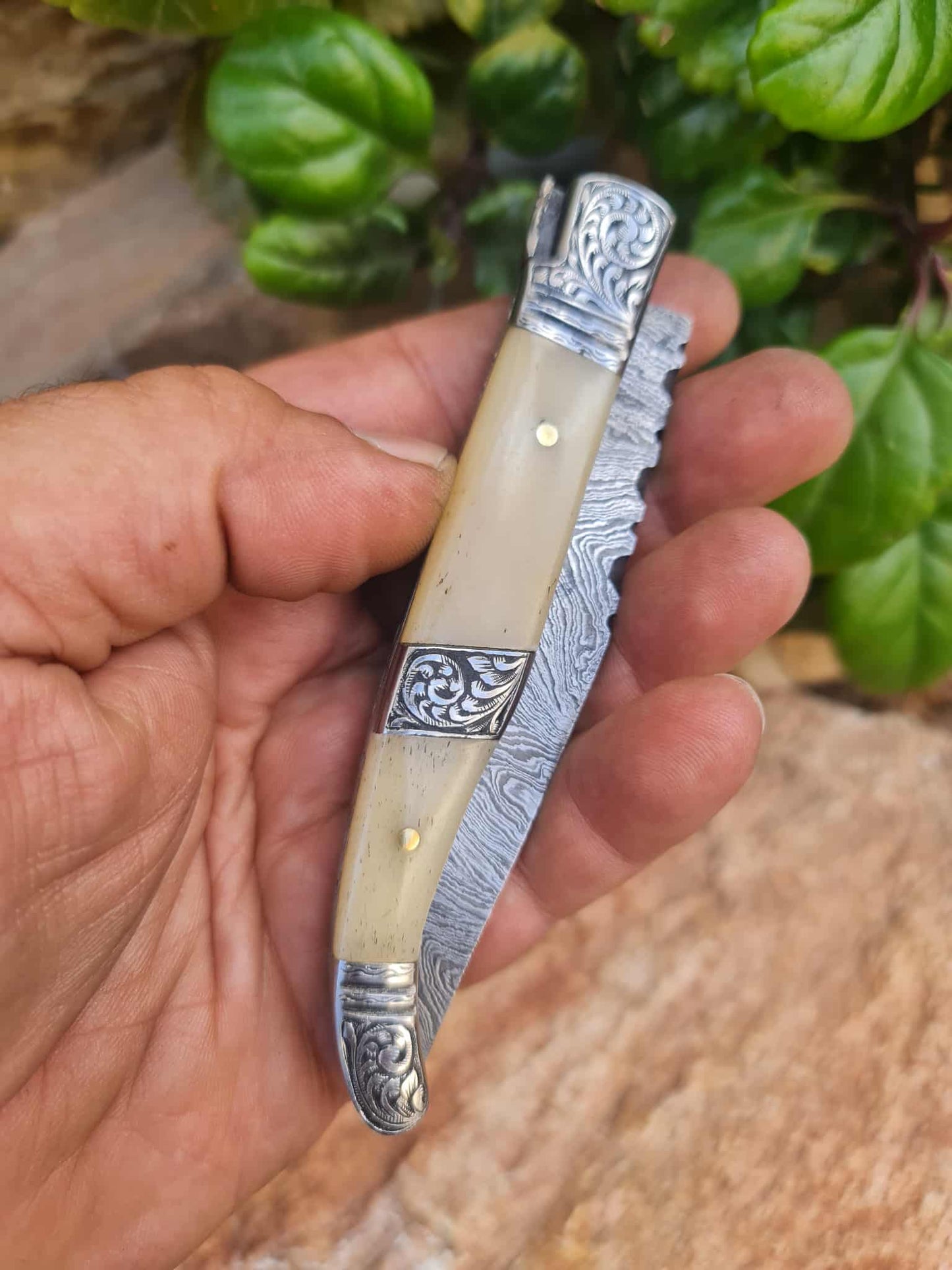 Handmade 22cm Laguiole Rustique with Damascus Steel - Camel Bone & 420 Stainless Steel with Master Hand-Engraved