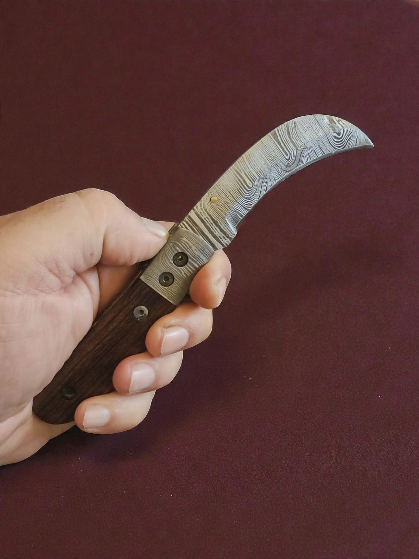 F057 - Χειροποίητο Hawkbill EDC από Δαμασκηνό ατσάλι & Ξύλο καρυδιάς