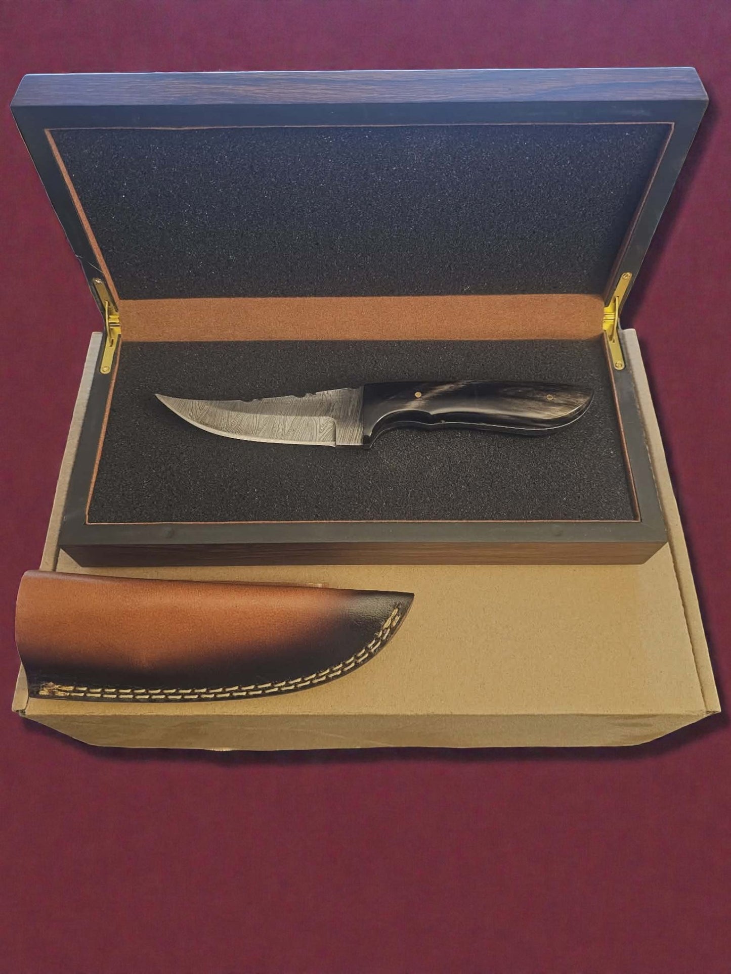 R009 - Χειροποίητο Custom Hunting-Skinner από Δαμασκηνό ατσάλι & Κέρατο βούβαλου