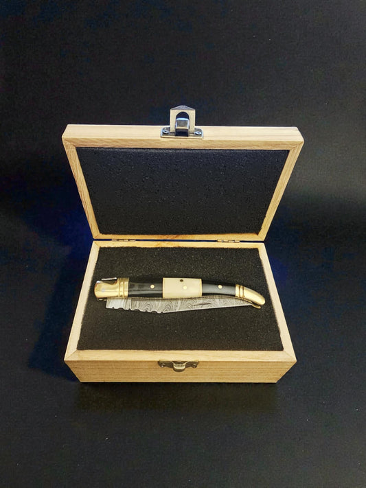 A121G – Χειροποίητο Laguiole Classique + Δερμάτινη Θήκη + Ξύλινο Κουτί Δώρου